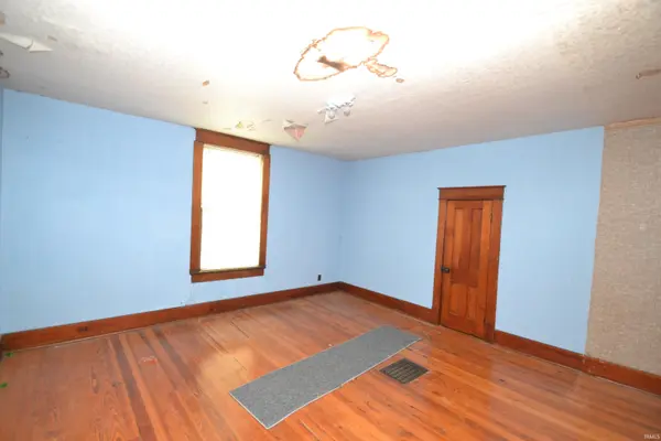 1606 N County Road 1350 ***, Kempton, IN 46049-9613