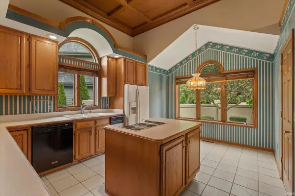 809 Bittersweet Cove DR, Mishawaka, IN 46544