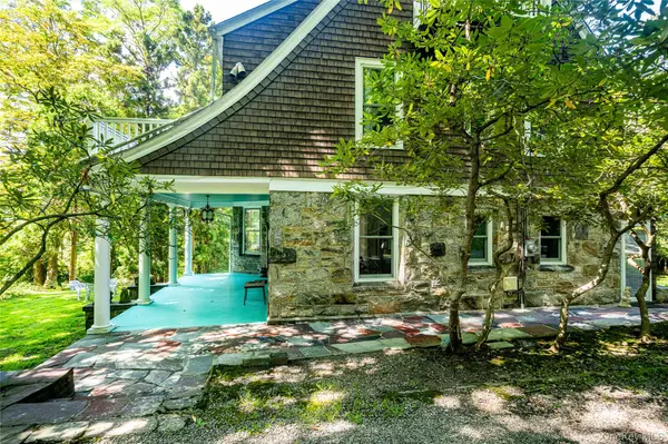 344 Sprain RD, Scarsdale, NY 10583