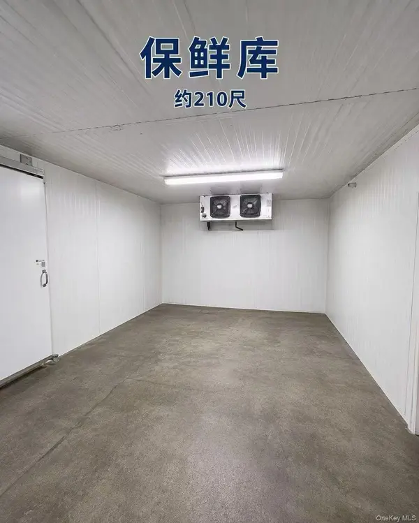 23-01 Borden AVE, Long Island City, NY 11101