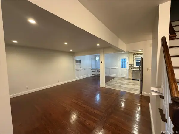 18 Alexander AVE, Hicksville, NY 11801