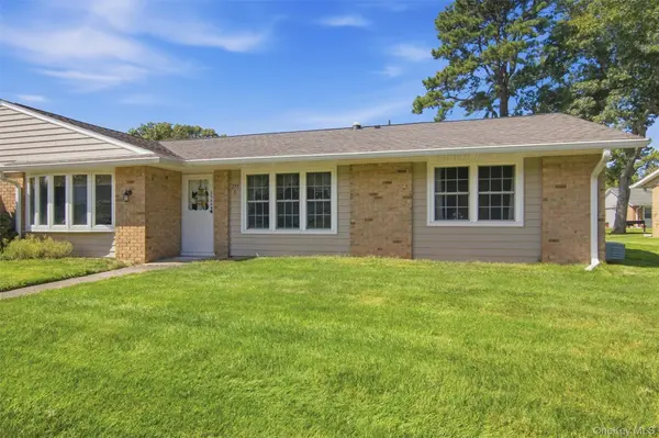 299 Cardiff CT #B, Ridge, NY 11961