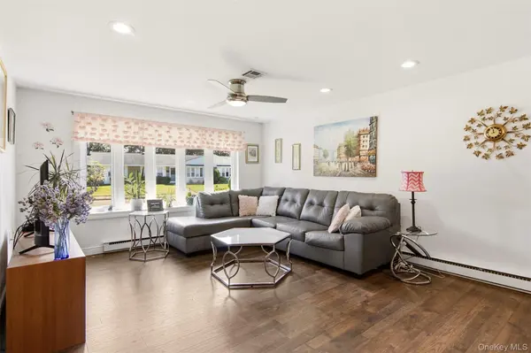 299 Cardiff CT #B, Ridge, NY 11961
