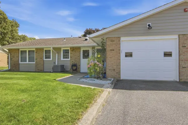 299 Cardiff CT #B, Ridge, NY 11961