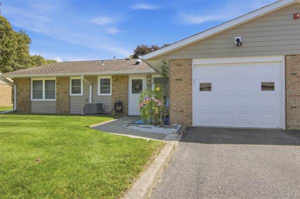 299 Cardiff CT #B, Ridge, NY 11961