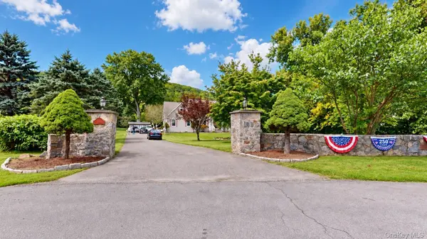 46 Craig LN, Dover Plains, NY 12522