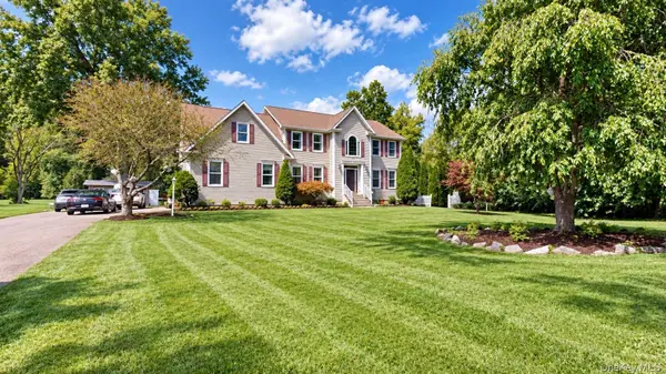 46 Craig LN, Dover Plains, NY 12522