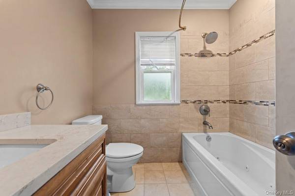 684 Newton AVE, Uniondale, NY 11553