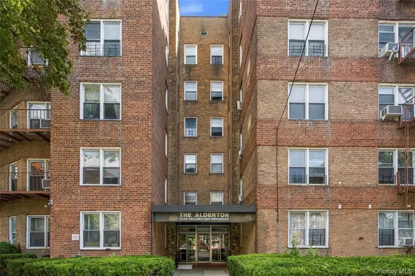 74-45 Yellowstone BLVD #4G, Rego Park, NY 11374