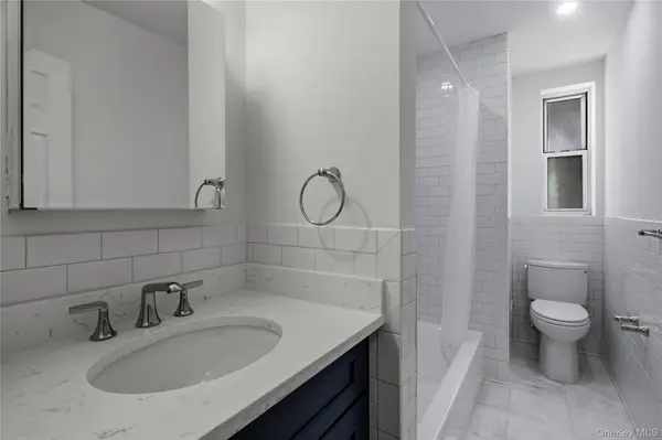 74-45 Yellowstone BLVD #4G, Rego Park, NY 11374