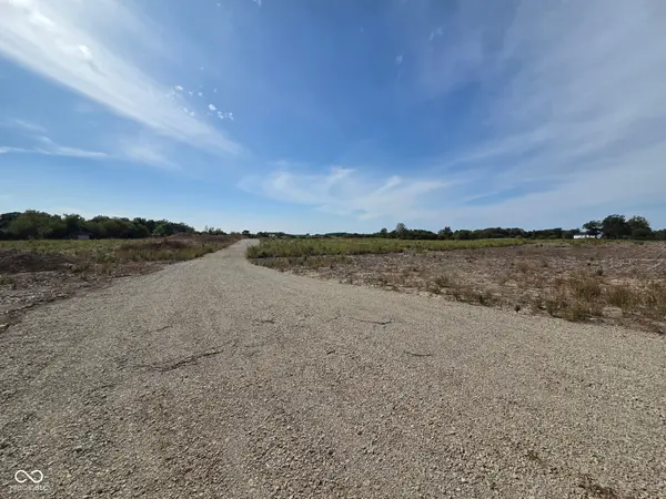 8135 N Buck Creek PIKE, Mooreland, IN 47360