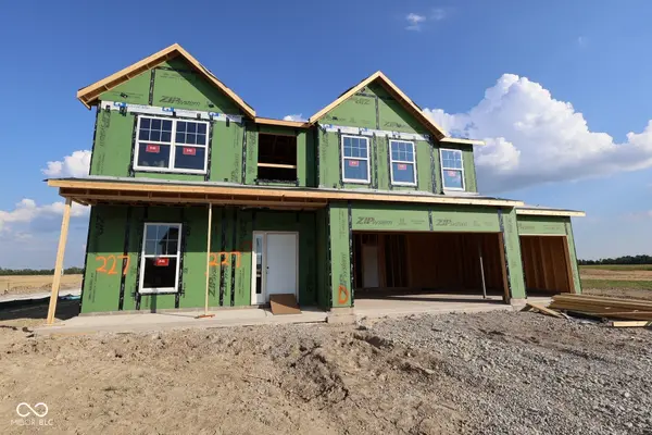 9823 Glad Grist DR, Mccordsville, IN 46055
