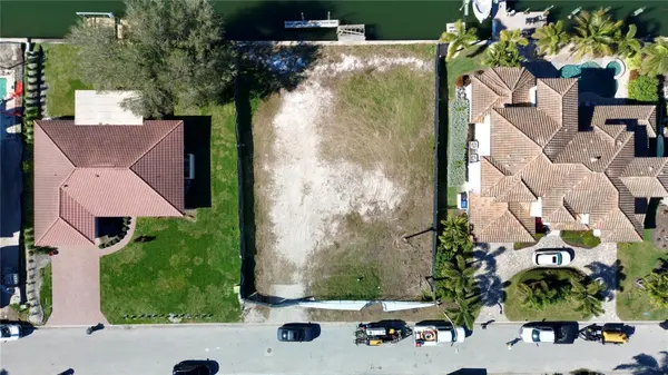 2019 ILLINOIS AVE NE, St Petersburg, FL 33703