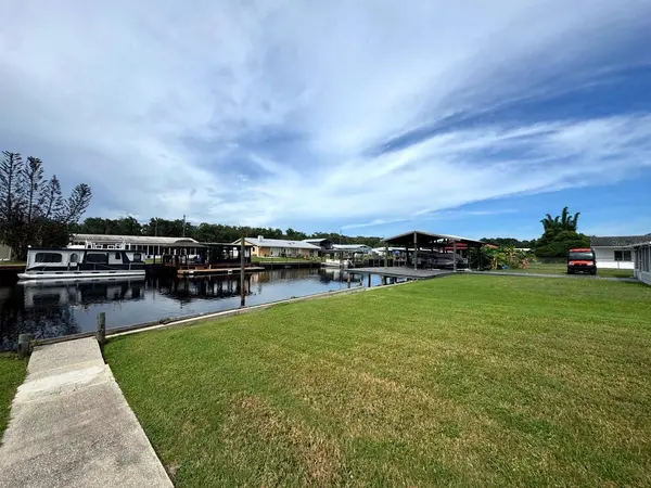 1636 JUNO TRL, Astor, FL 32102