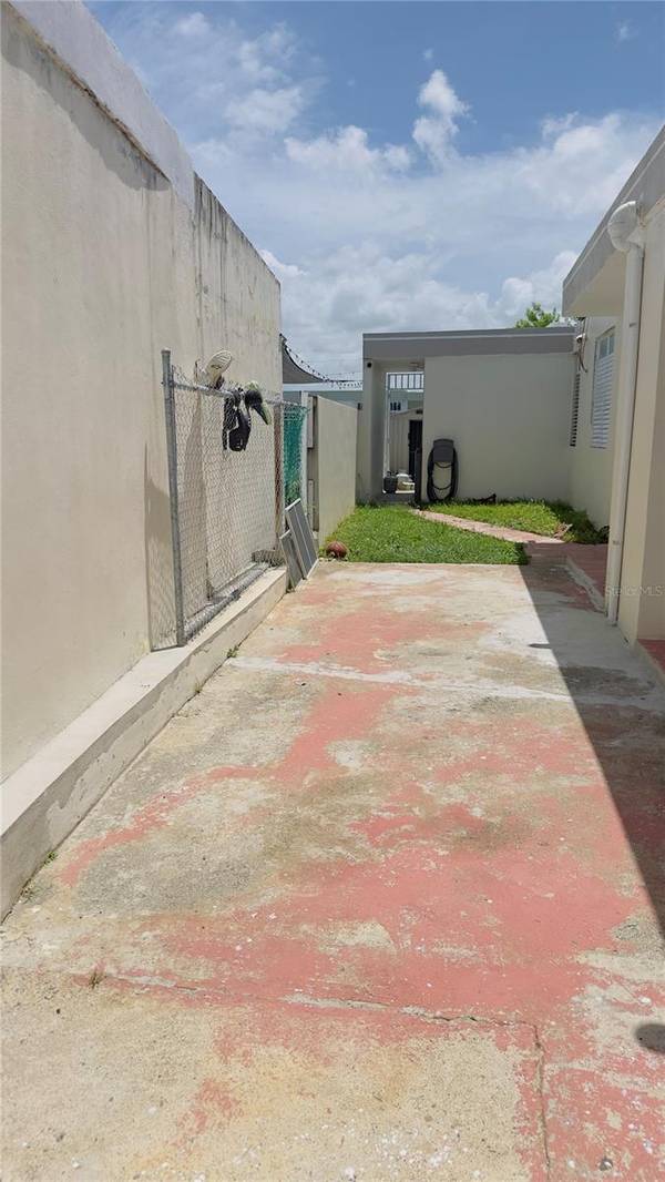 12 LAGOS DE PLATA, Toa Baja, PR 00949