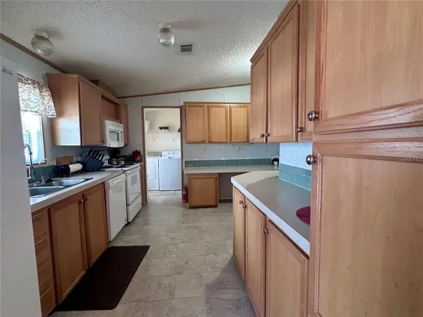 1100 BELCHER RD S #33, Largo, FL 33771