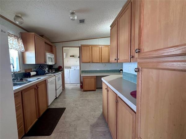 1100 BELCHER RD S #33, Largo, FL 33771