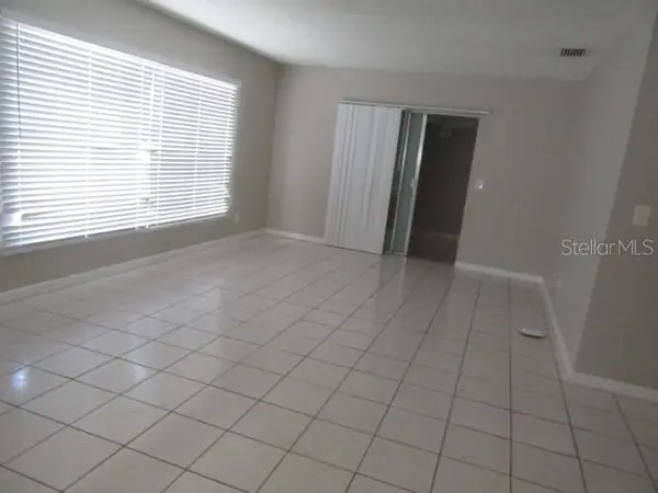 4923 CRESTHILL DR, Tampa, FL 33615