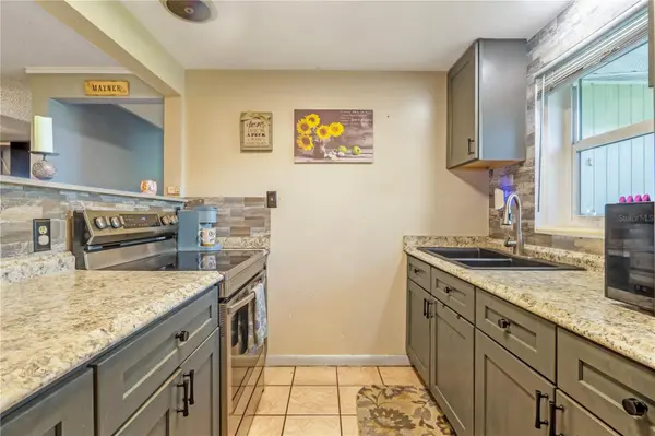 246 ANGELES RD, Debary, FL 32713