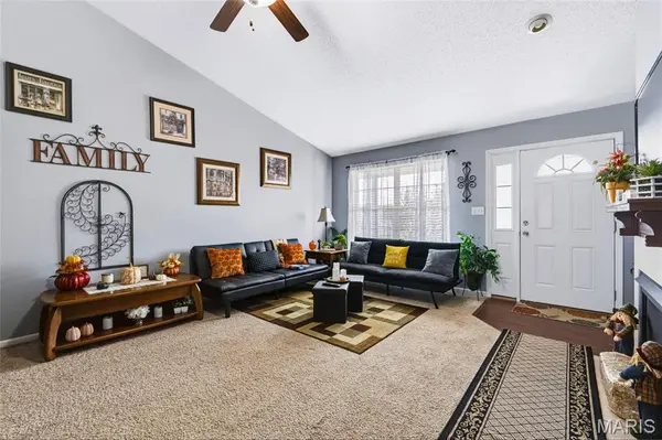 55 Bridgewater LN #A, Highland, IL 62249
