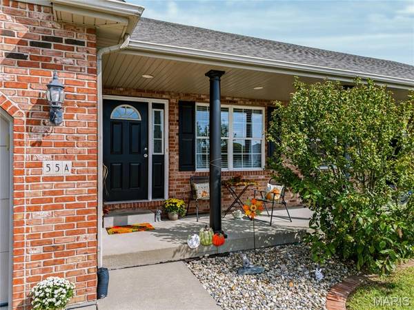 55 Bridgewater LN #A, Highland, IL 62249
