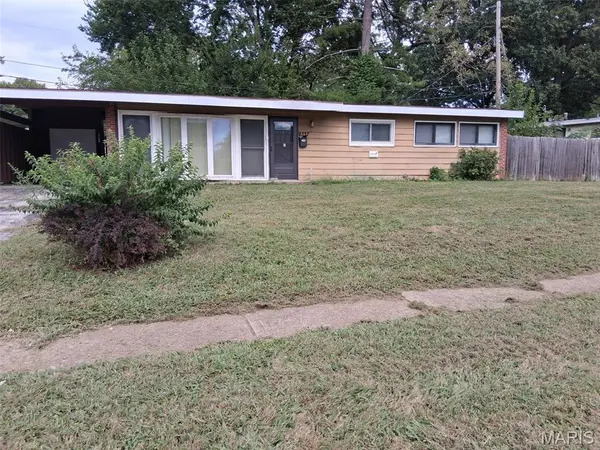 8337 Graybirch DR, Berkeley, MO 63134