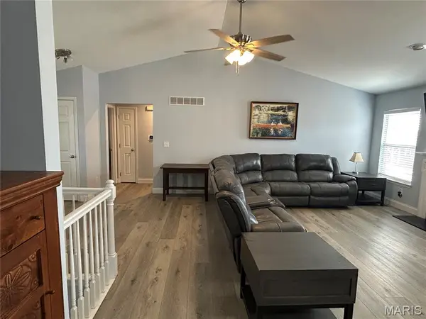 17 Dean Wells CT, Warrenton, MO 63383