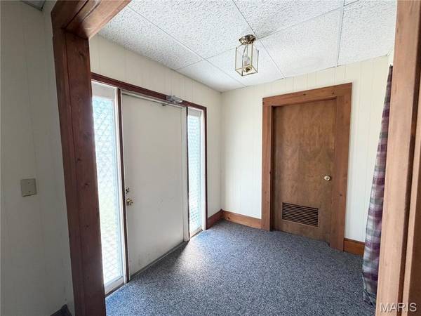 303 W PALM ST, Roodhouse, IL 62082