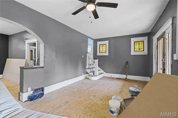 1207 Iona AVE, St Louis, MO 63133