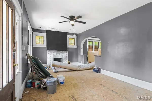 1207 Iona AVE, St Louis, MO 63133