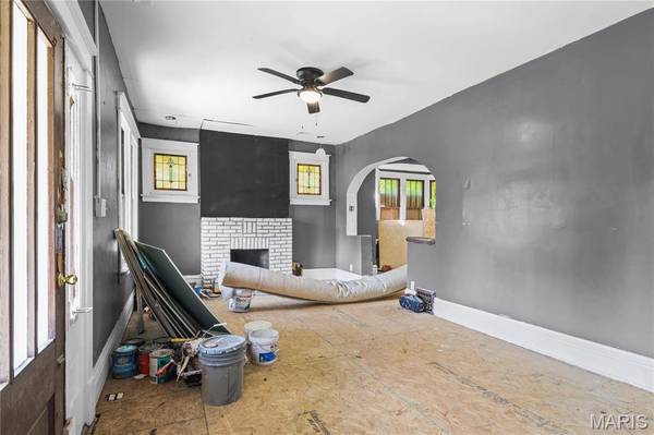1207 Iona AVE, St Louis, MO 63133