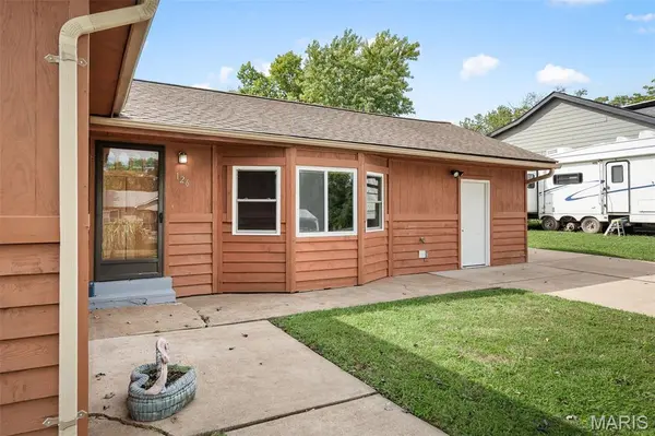 126 Cherry Hill DR, Fenton, MO 63026