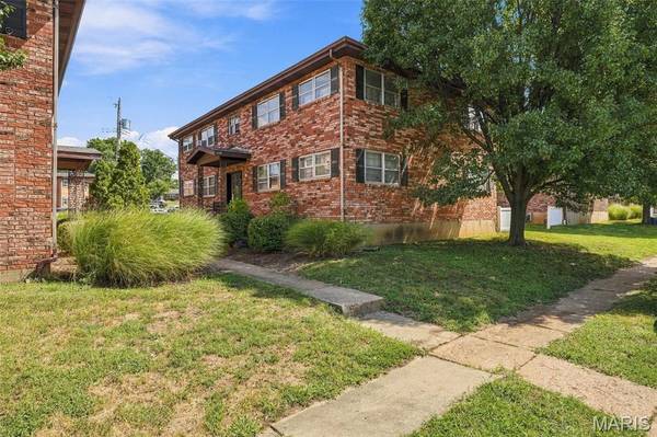 6739 Highland House CT, Unincorporated, MO 63123