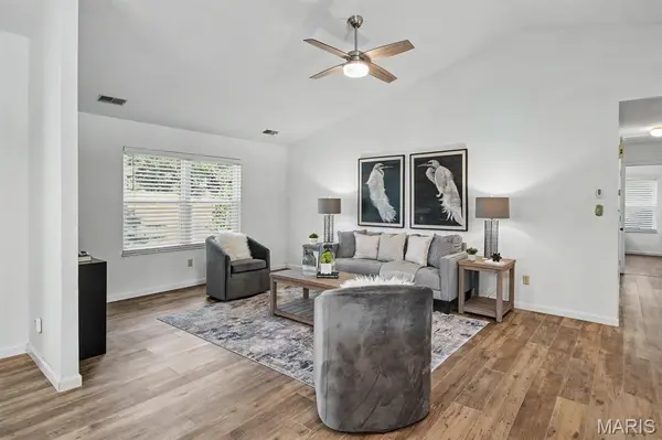1017 Pocono TRL, Ballwin, MO 63021