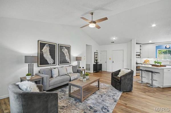 1017 Pocono TRL, Ballwin, MO 63021