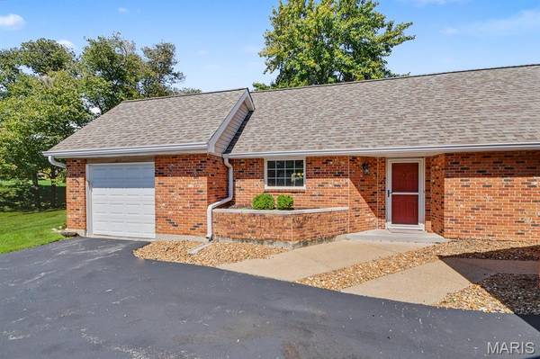 1017 Pocono TRL, Ballwin, MO 63021
