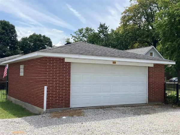 929 N 4th ST, Breese, IL 62230