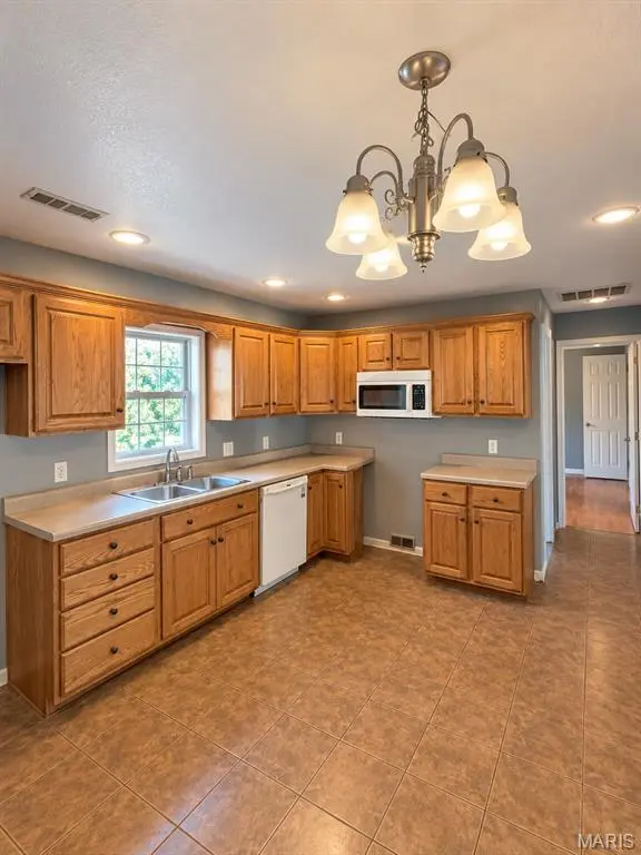 2194 Penny ST, Poplar Bluff, MO 63901