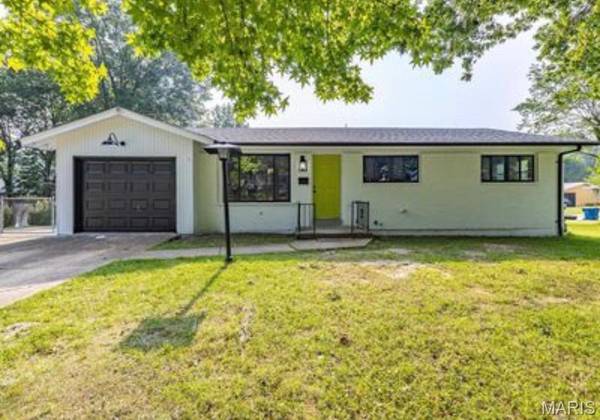 3456 Ginger DR, St Louis, MO 63114