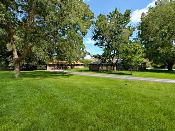 1106 E PEARL DR, Mahomet, IL 61853