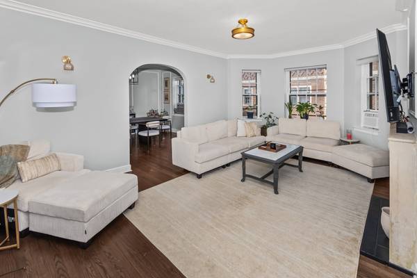 220 S Maple AVE #42, Oak Park, IL 60302