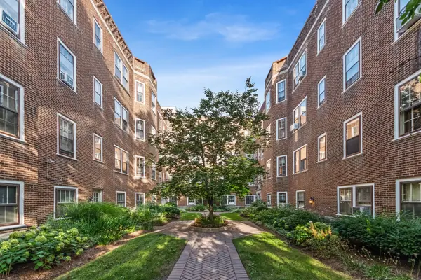 220 S Maple AVE #42, Oak Park, IL 60302