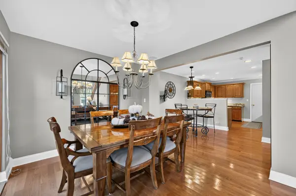 3844 Relstar CT, Naperville, IL 60564