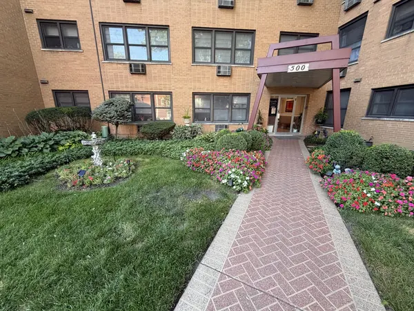 500 Washington BLVD #102, Oak Park, IL 60302
