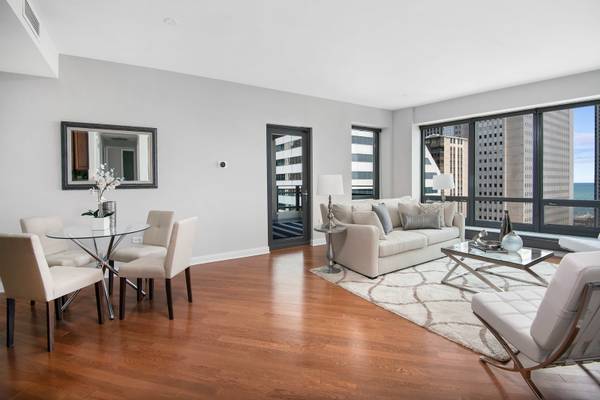 130 N Garland CT #3103, Chicago, IL 60602