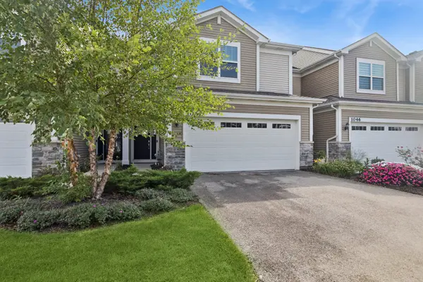 1044 Moraine DR, South Elgin, IL 60177