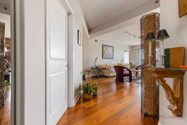 1705 Pavilion WAY #407, Park Ridge, IL 60068