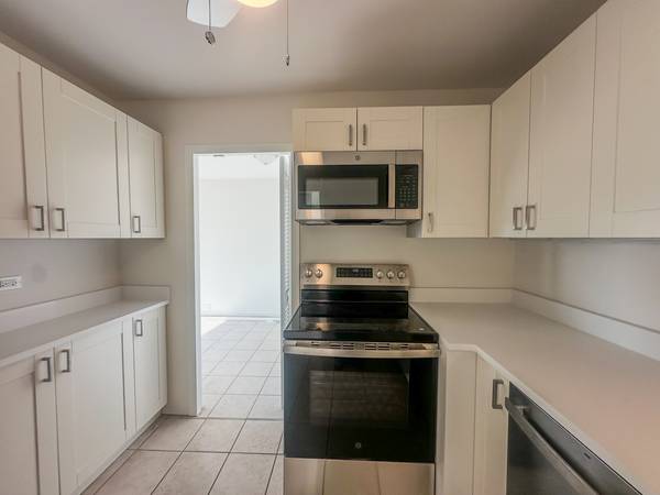 1255 N Sandburg TER #2403, Chicago, IL 60610