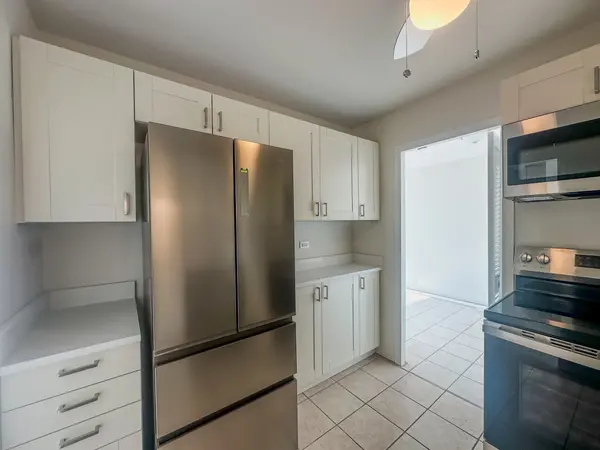 1255 N Sandburg TER N #2403, Chicago, IL 60610