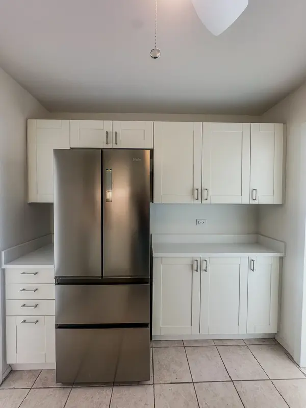 1255 N Sandburg TER #2403, Chicago, IL 60610